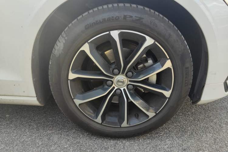 Used Volvo S60 2021 T4 Zhiyi Luxury Edition Exterior 4