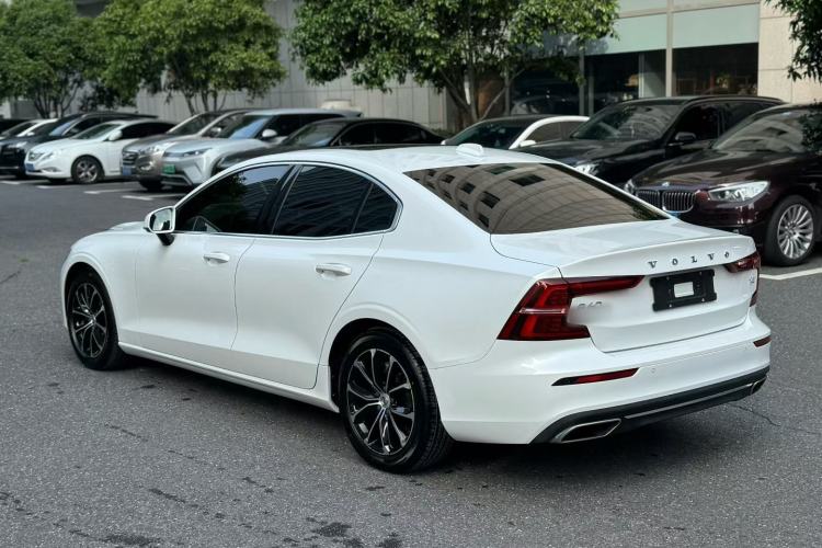 Used Volvo S60 2021 T4 Zhiyi Luxury Edition Exterior 4
