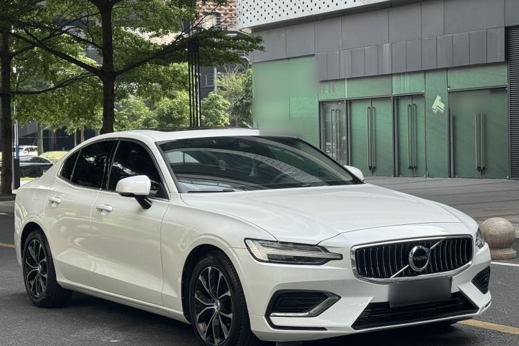 Used Volvo S60 2021 T4 Zhiyi Luxury Edition Exterior 4