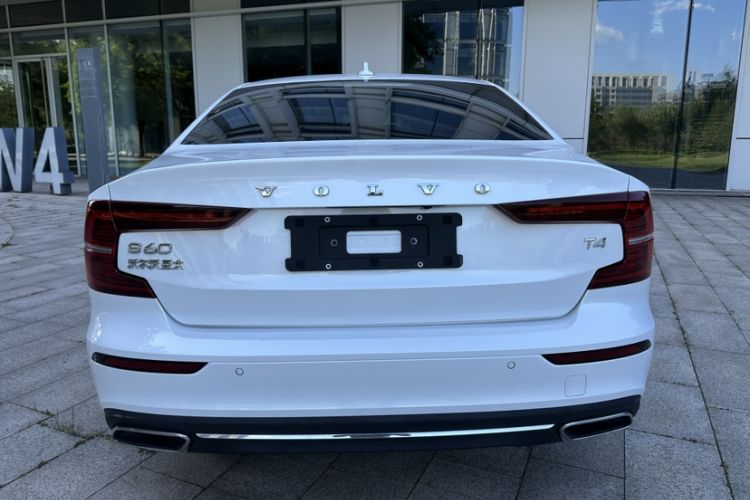 Used Volvo S60 2021 T4 Zhiyi Luxury Edition Exterior 5