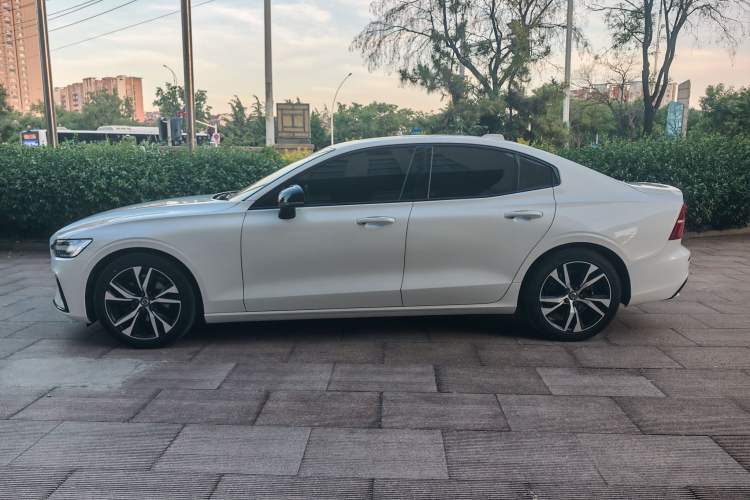 Used Volvo S60 2021 T4 Zhiyuan Sport Edition Exterior 5
