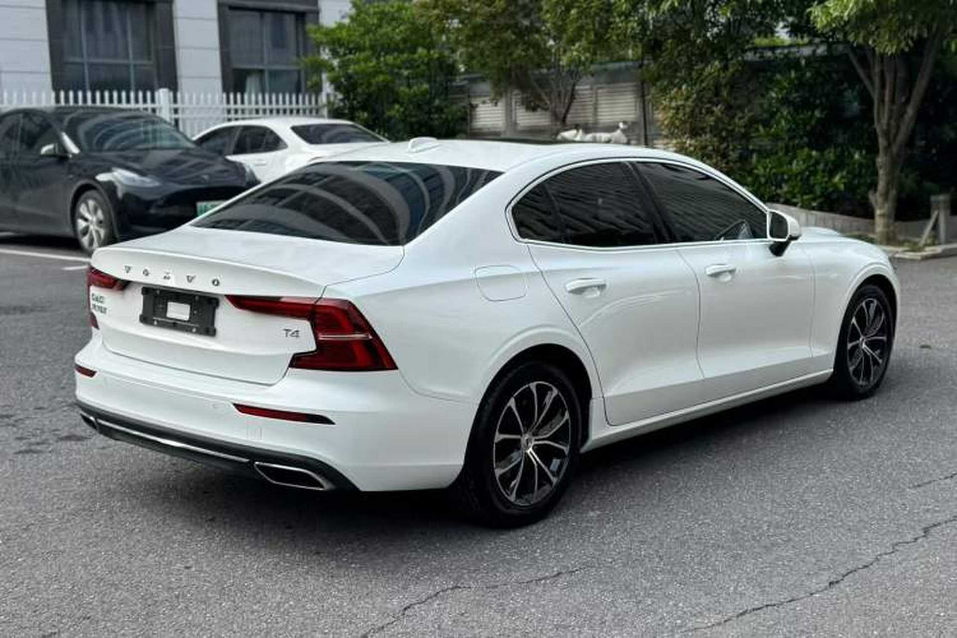Used Volvo S60 2021 T4 Zhiyi Luxury Edition Exterior 6