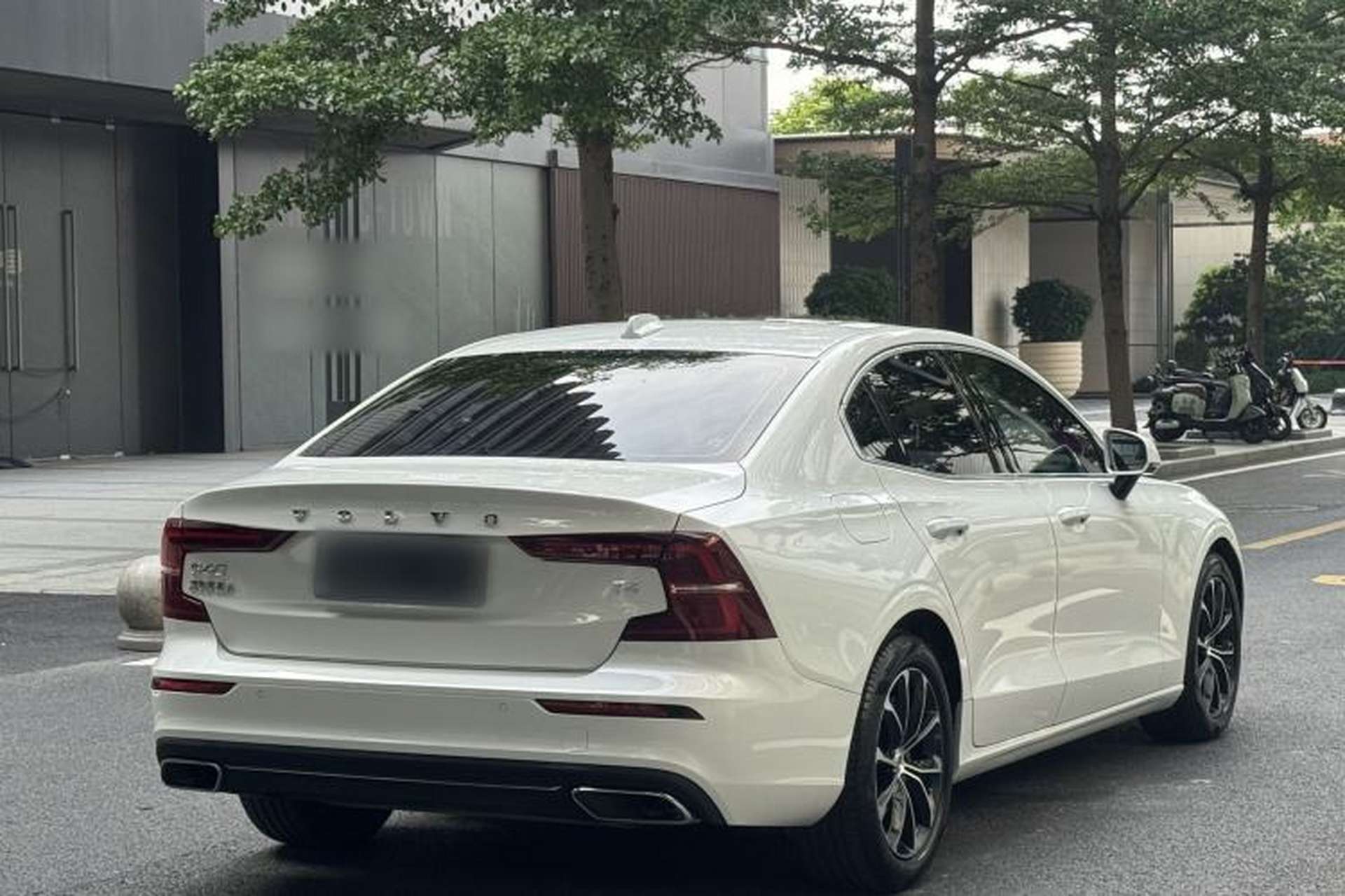 Used Volvo S60 2021 T4 Zhiyi Luxury Edition Exterior 6