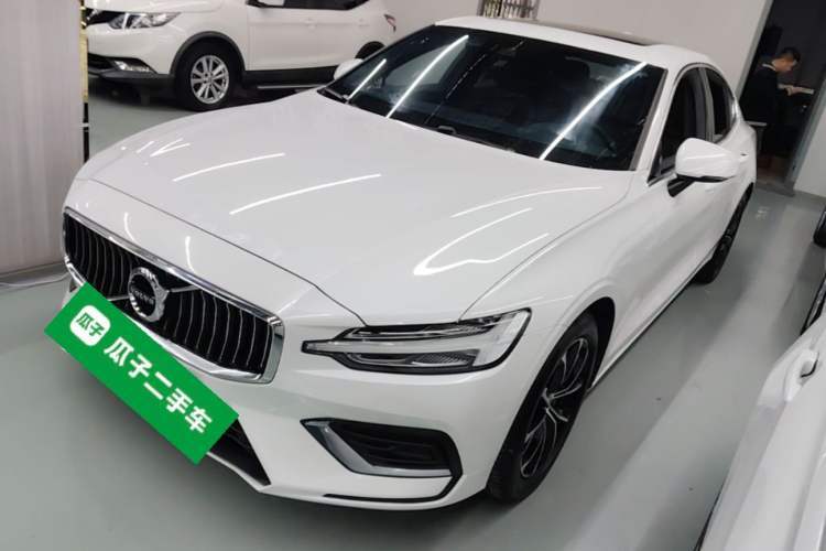 Used Volvo S60 2021 T4 Zhiyi Luxury Edition Guazi used car, China used car export, Used car for sale, Used  cars, Cheapest cars for sale