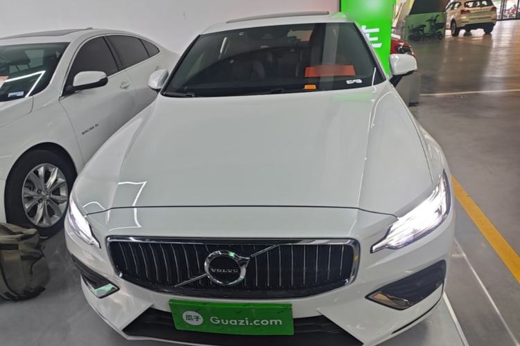 Used Volvo S60 2021 T4 Zhiyi Luxury Edition Front