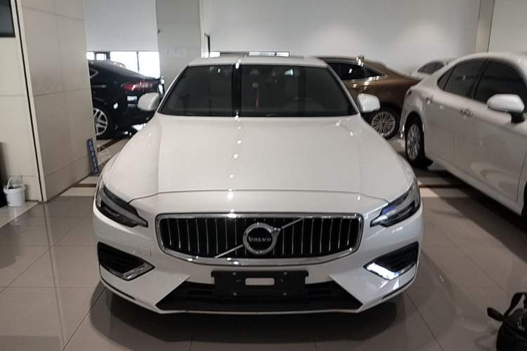 Used Volvo S60 2021 T4 Zhiyi Luxury Edition Front