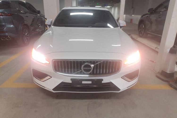 Used Volvo S60 2021 T4 Zhiyuan Luxury Edition Front
