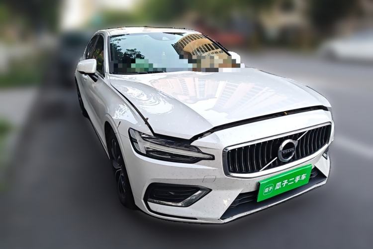 Used Volvo S60 2021 T4 Zhiyi Luxury Edition Front Right 45 Deg