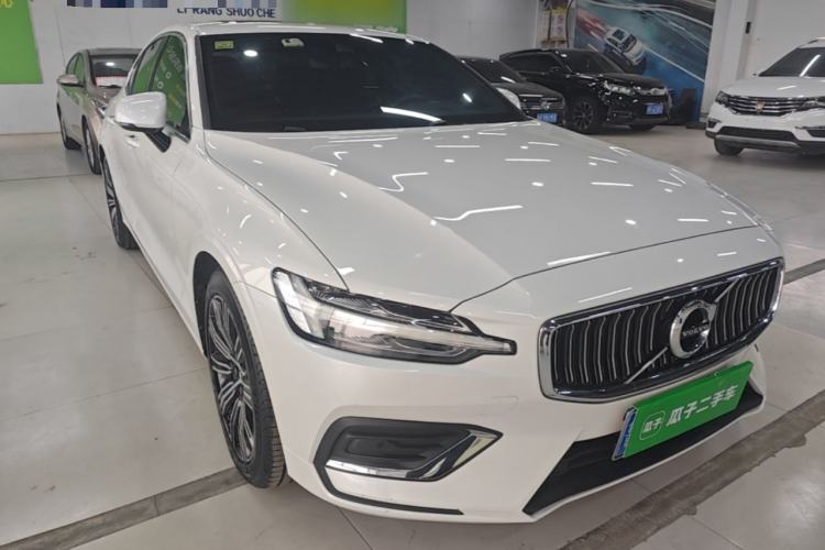Used Volvo S60 2021 T4 Zhiyuan Luxury Edition Front Right 45 Deg