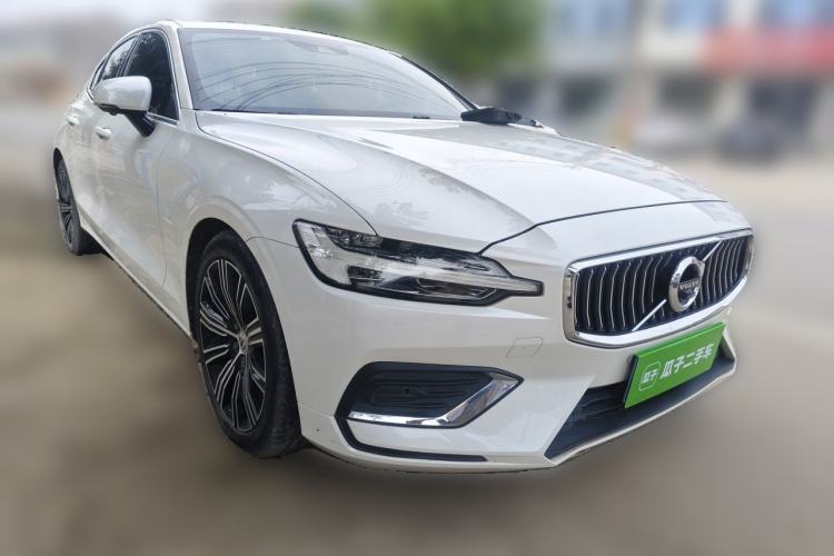 Used Volvo S60 2021 T4 Zhiyuan Luxury Edition Front Right 45 Deg