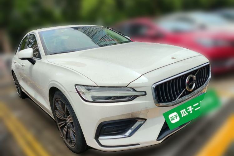 Used Volvo S60 2021 T4 Zhiyuan Luxury Edition Front Right 45 Deg