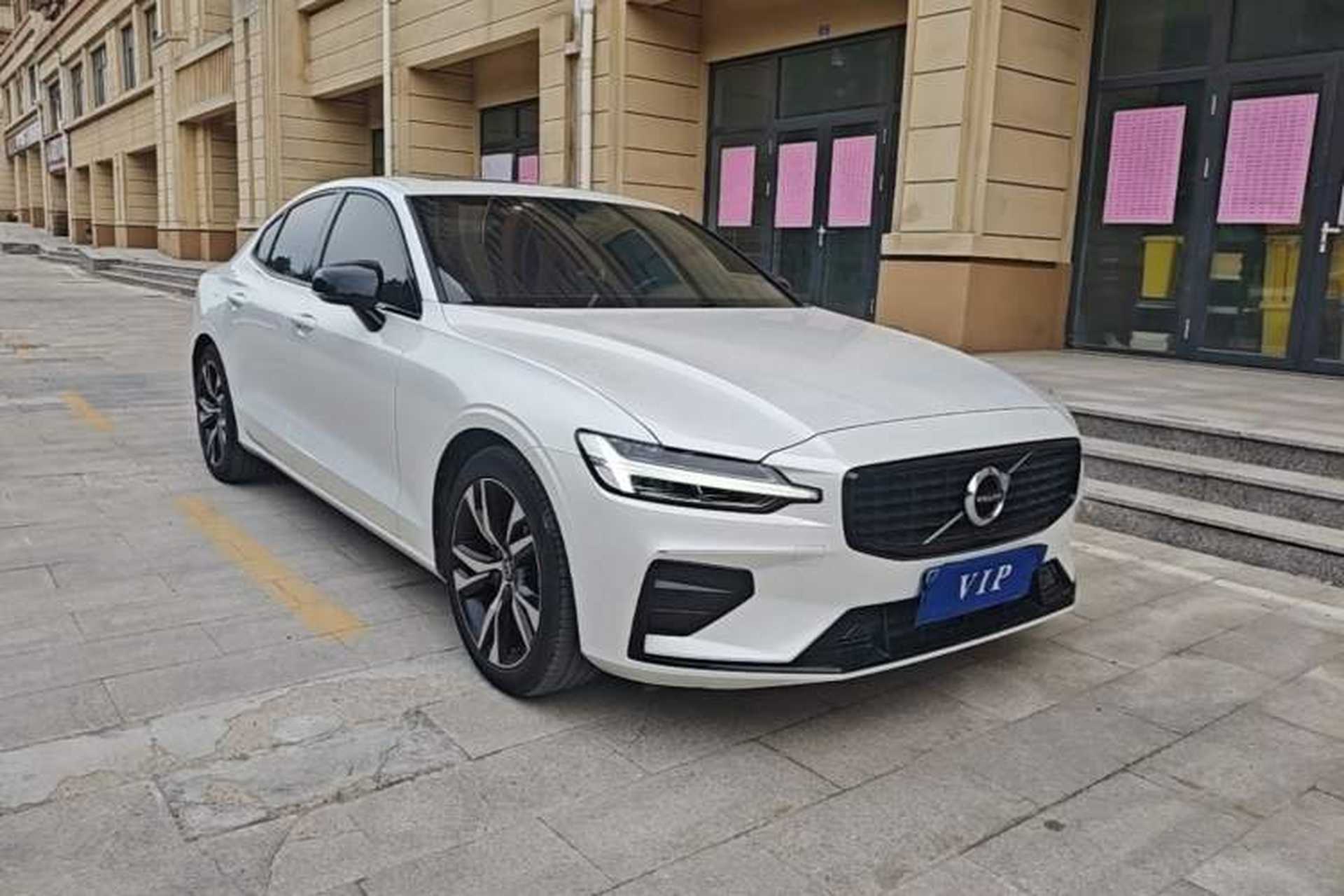 Used Volvo S60 2021 T4 Zhiyuan Sport Edition Front Right 45 Deg