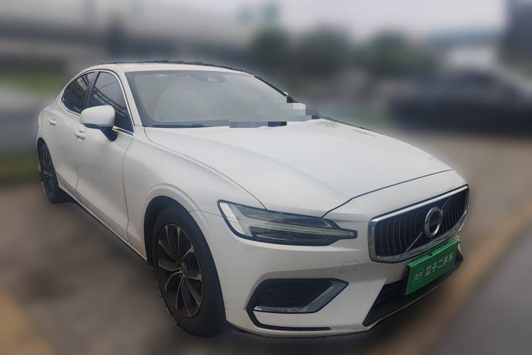 Used Volvo S60 2021 T4 Zhiyi Luxury Edition Front Right 45 Deg
