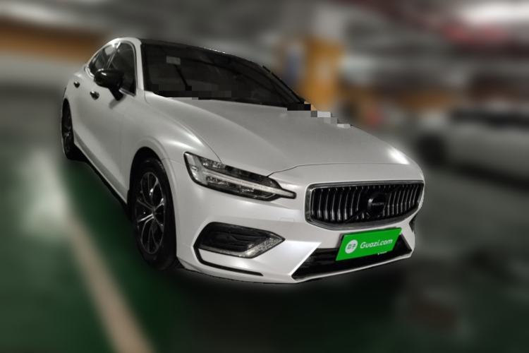 Used Volvo S60 2021 T4 Zhiyi Luxury Edition Front Right 45 Deg