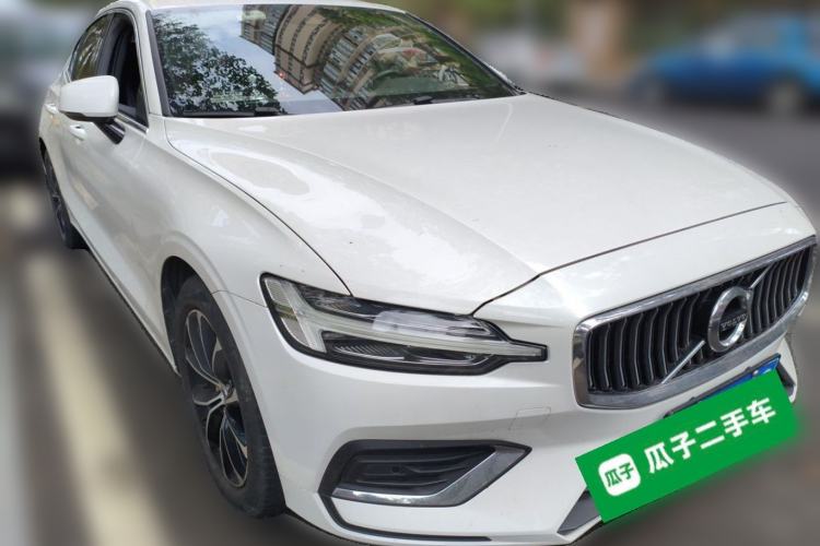 Used Volvo S60 2021 T4 Zhiyi Luxury Edition Front Right 45 Deg