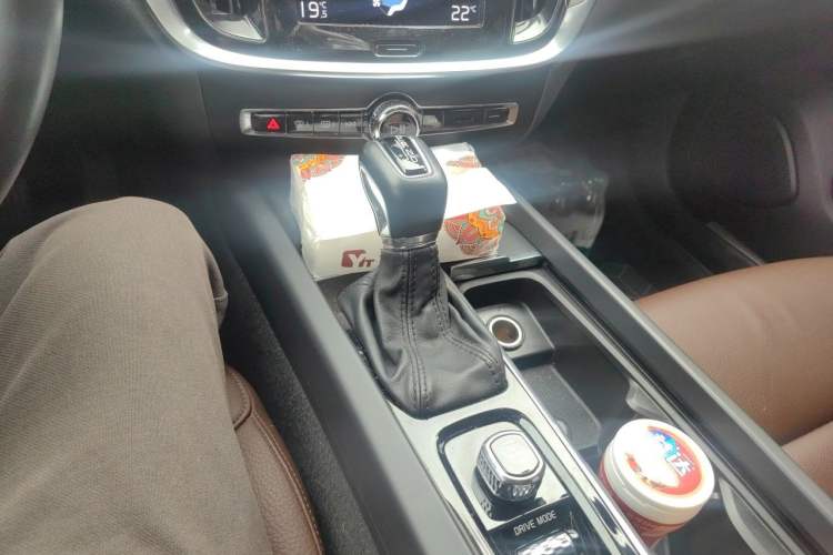 Used Volvo S60 2021 T4 Zhiyi Luxury Edition Gear Lever