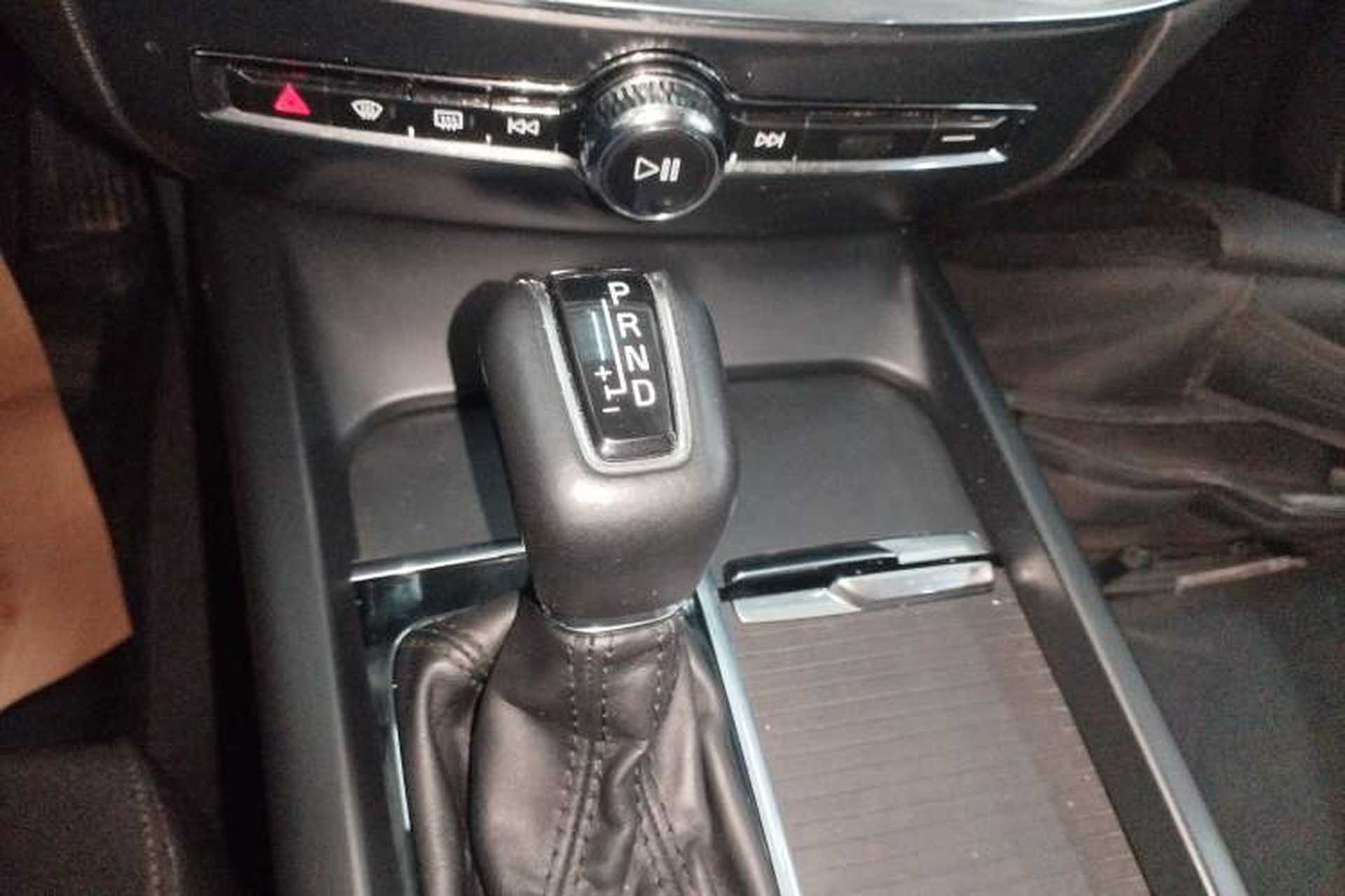 Used Volvo S60 2021 T3 SmartDrive Luxury Edition Gear Lever