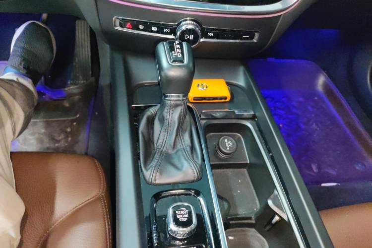 Used Volvo S60 2021 T4 Zhiyi Luxury Edition Gear Lever