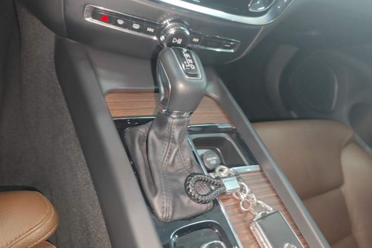 Used Volvo S60 2021 T4 Zhiyuan Luxury Edition Gear Lever