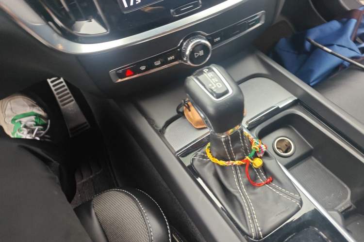 Used Volvo S60 2021 T4 Zhiyuan Sport Edition Gear Lever