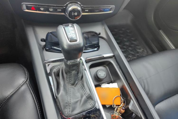 Used Volvo S60 2021 T4 Zhiyi Luxury Edition Gear Lever