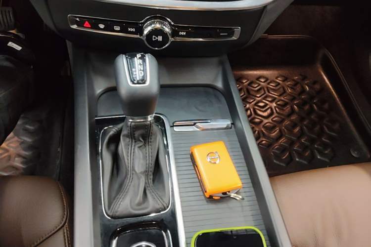 Used Volvo S60 2021 T4 Zhiyi Luxury Edition Gear Lever