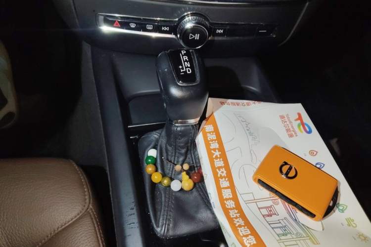 Used Volvo S60 2021 T4 Zhiyi Luxury Edition Gear Lever