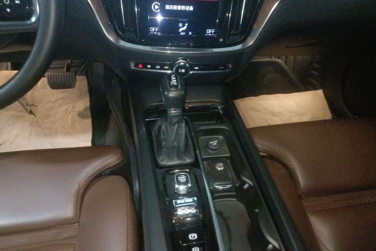 Used Volvo S60 2021 T4 Zhiyuan Luxury Edition Gear Lever