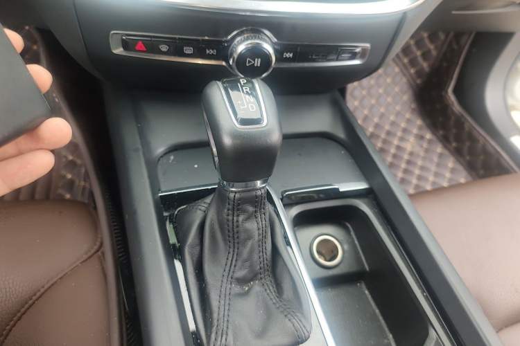 Used Volvo S60 2021 T4 Zhiyi Luxury Edition Gear Lever