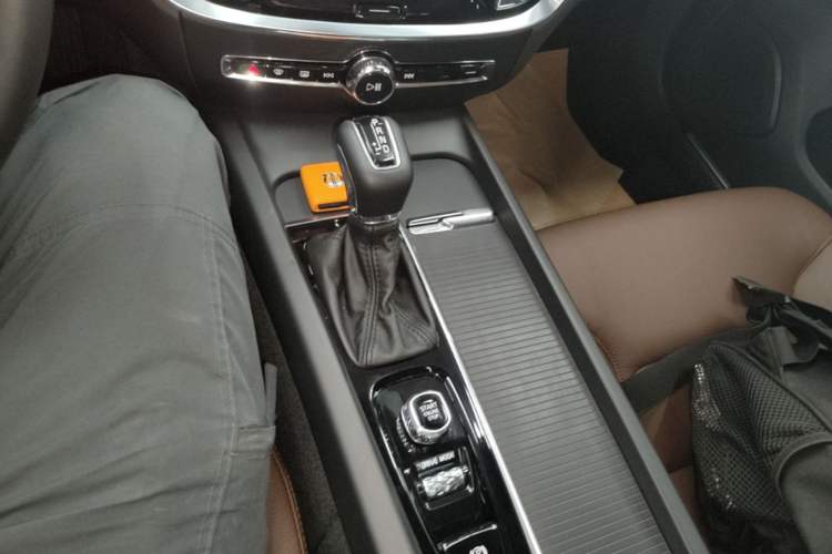 Used Volvo S60 2021 T4 Zhiyi Luxury Edition Gear Lever