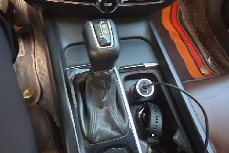 Used Volvo S60 2021 T4 Zhiyi Luxury Edition Gear Lever