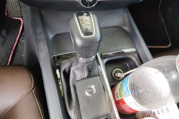 Used Volvo S60 2021 T4 Zhiyi Luxury Edition Gear Lever