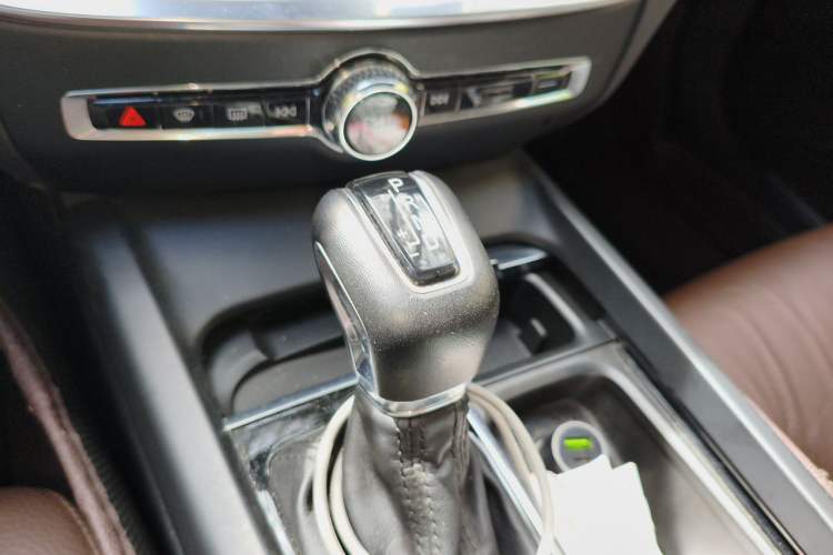 Used Volvo S60 2021 T4 Zhiyi Luxury Edition Gear Lever