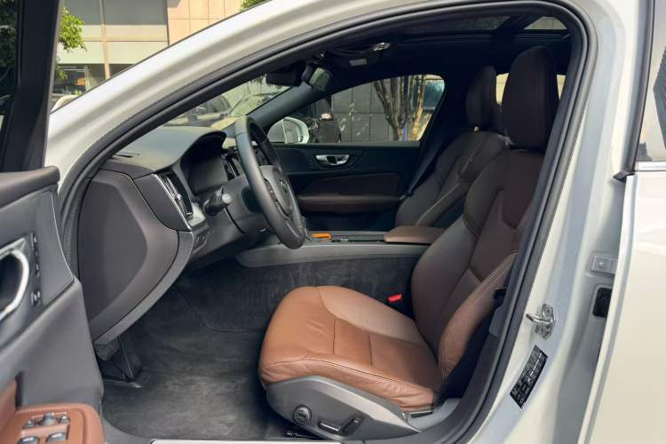 Used Volvo S60 2021 T4 Zhiyi Luxury Edition Interior 1