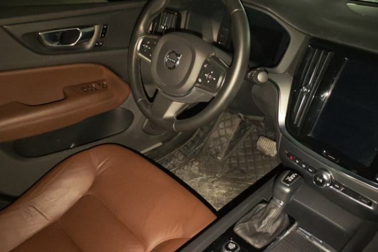 Used Volvo S60 2021 T4 Zhiyi Luxury Edition Interior 2