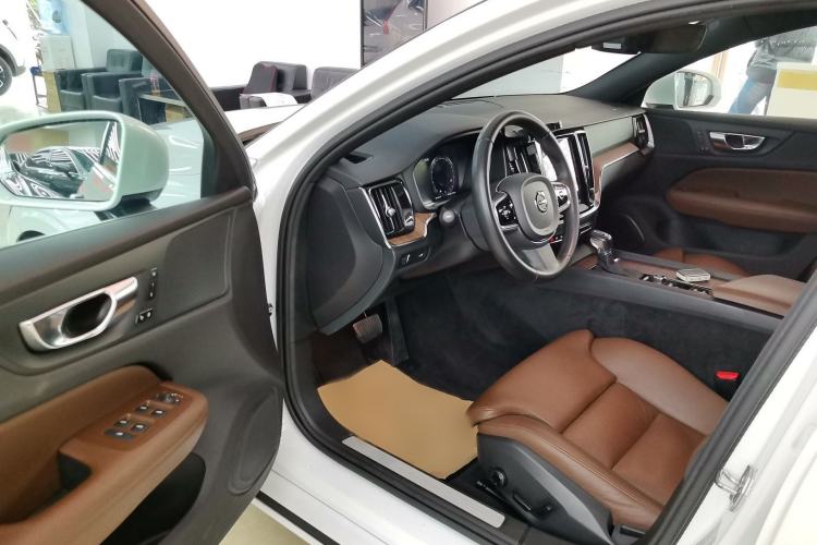 Used Volvo S60 2021 T4 Zhiyuan Luxury Edition Interior 2
