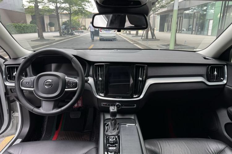 Used Volvo S60 2021 T4 Zhiyi Luxury Edition Interior 3