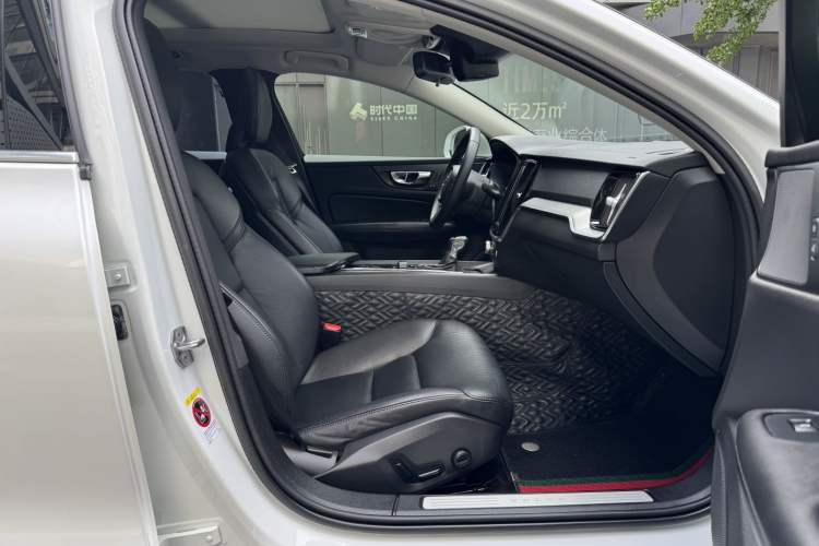 Used Volvo S60 2021 T4 Zhiyi Luxury Edition Interior 4