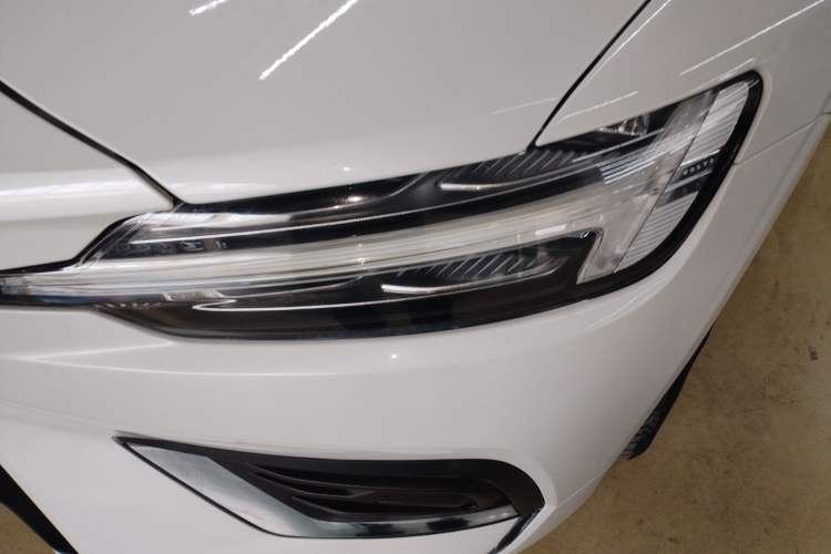 Used Volvo S60 2021 T3 SmartDrive Luxury Edition Left Front Headlight