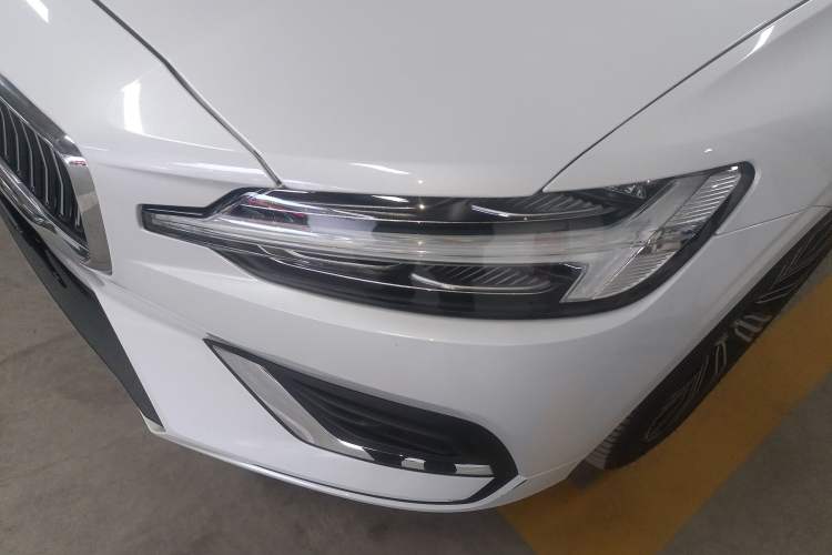 Used Volvo S60 2021 T4 Zhiyuan Luxury Edition Left Front Headlight