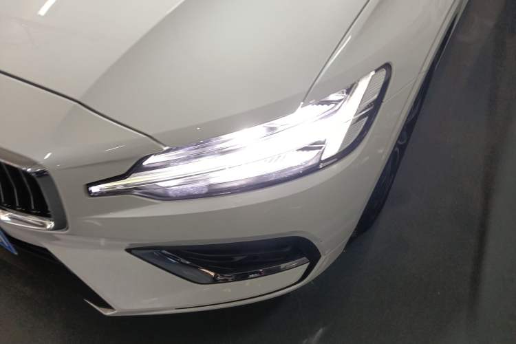 Used Volvo S60 2021 T4 Zhiyi Luxury Edition Left Front Headlight