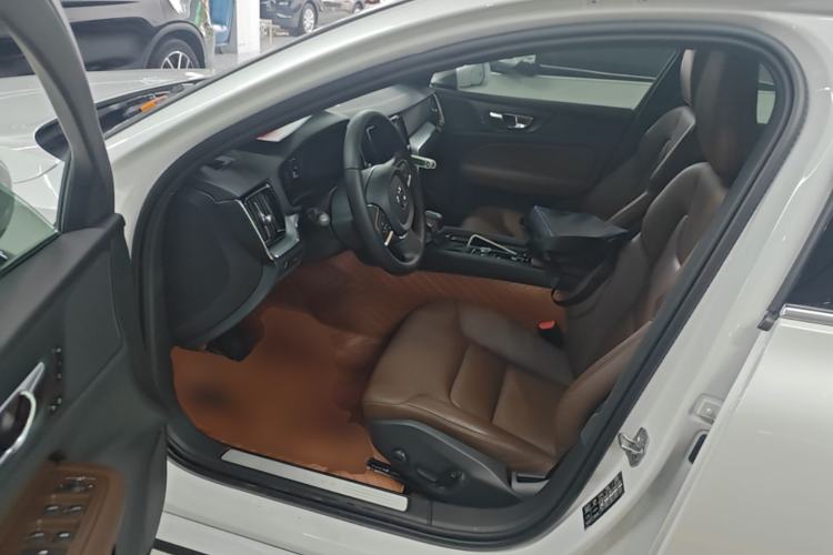 Used Volvo S60 2021 T4 Zhiyi Luxury Edition Left Front Seat