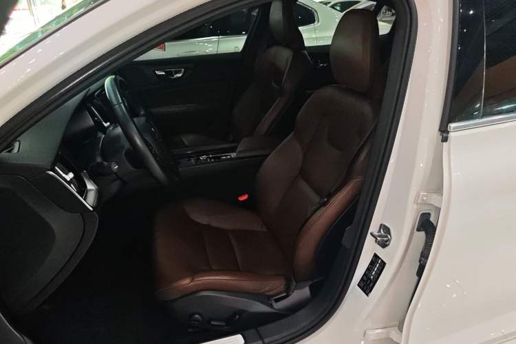 Used Volvo S60 2021 T4 Zhiyi Luxury Edition Left Front Seat