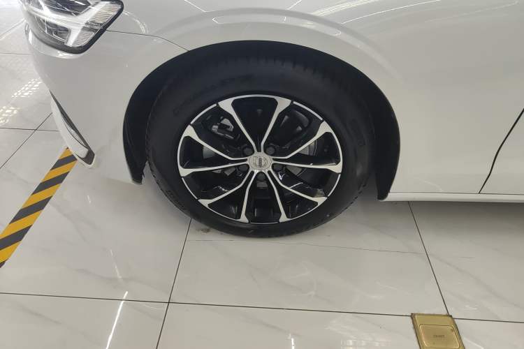 Used Volvo S60 2021 T4 Zhiyi Luxury Edition Left Front Wheel Hub