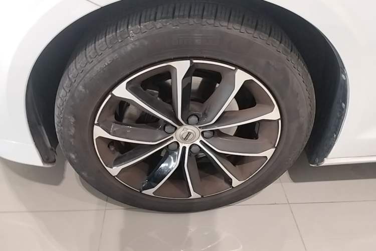 Used Volvo S60 2021 T4 Zhiyi Luxury Edition Left Front Wheel Hub