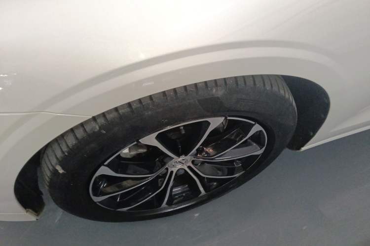 Used Volvo S60 2021 T4 Zhiyi Luxury Edition Left Front Wheel Hub