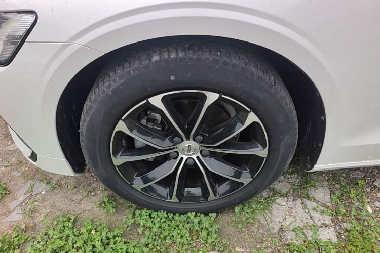 Used Volvo S60 2021 T4 Zhiyi Luxury Edition Left Front Wheel Hub