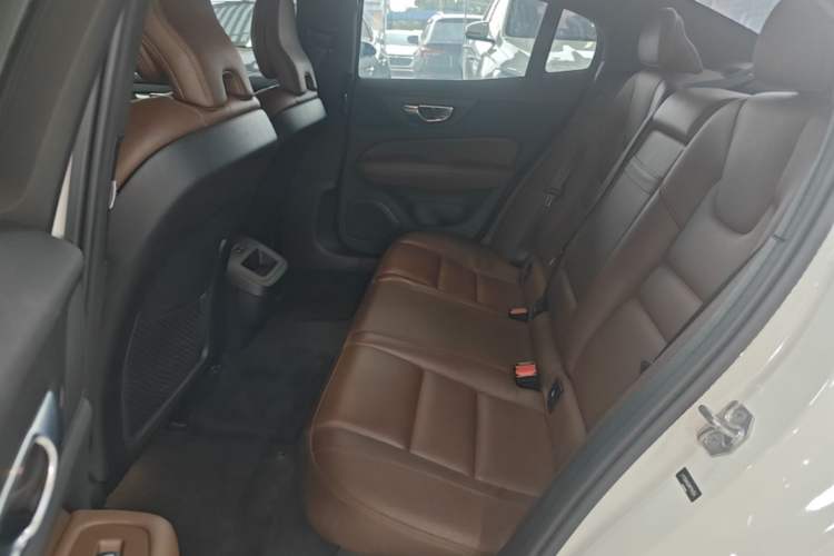 Used Volvo S60 2021 T4 Zhiyuan Luxury Edition Left Rear Seat