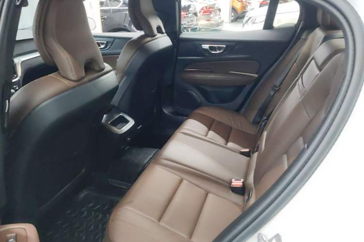Used Volvo S60 2021 T4 Zhiyi Luxury Edition Left Rear Seat