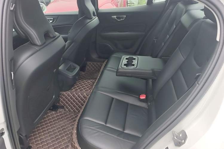 Used Volvo S60 2021 T4 Zhiyi Luxury Edition Left Rear Seat